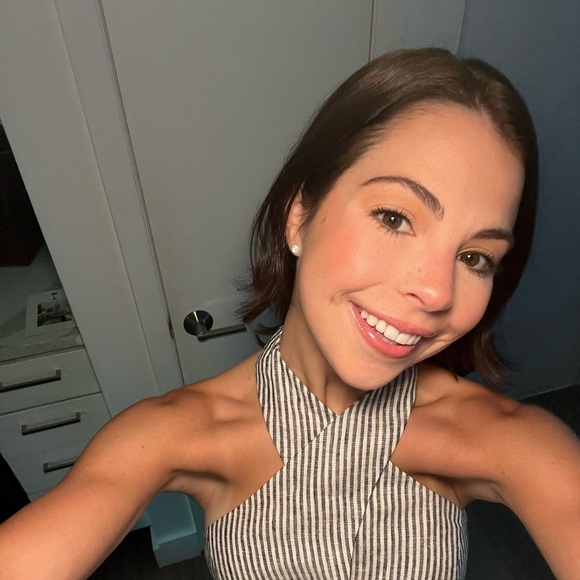 Meet the Posher Other - Meet your Posher, Claire